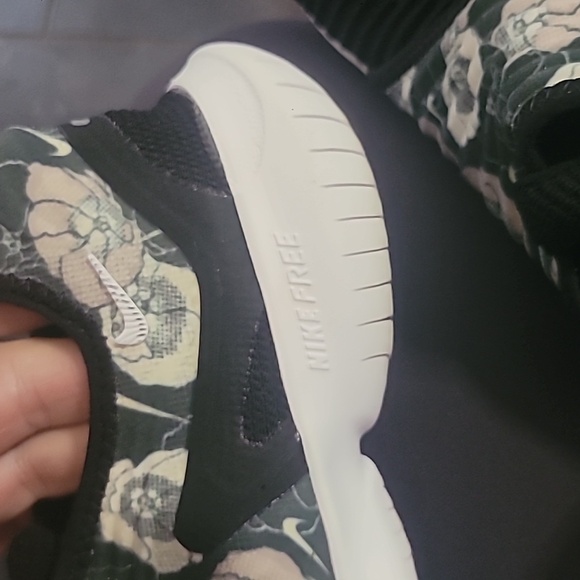 Nike Womens Free RN Flyknit 3.0 'Black Floral' Slip-On Running Sneakers Size 8 - Picture 8 of 8